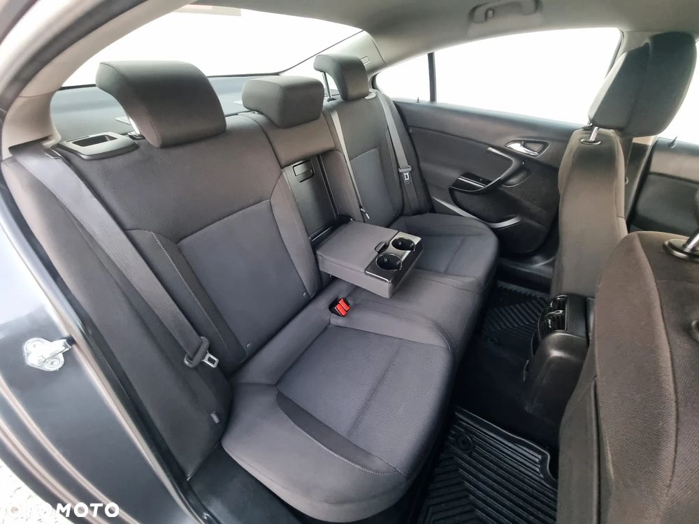 Opel Insignia 1.8 Executive - 11