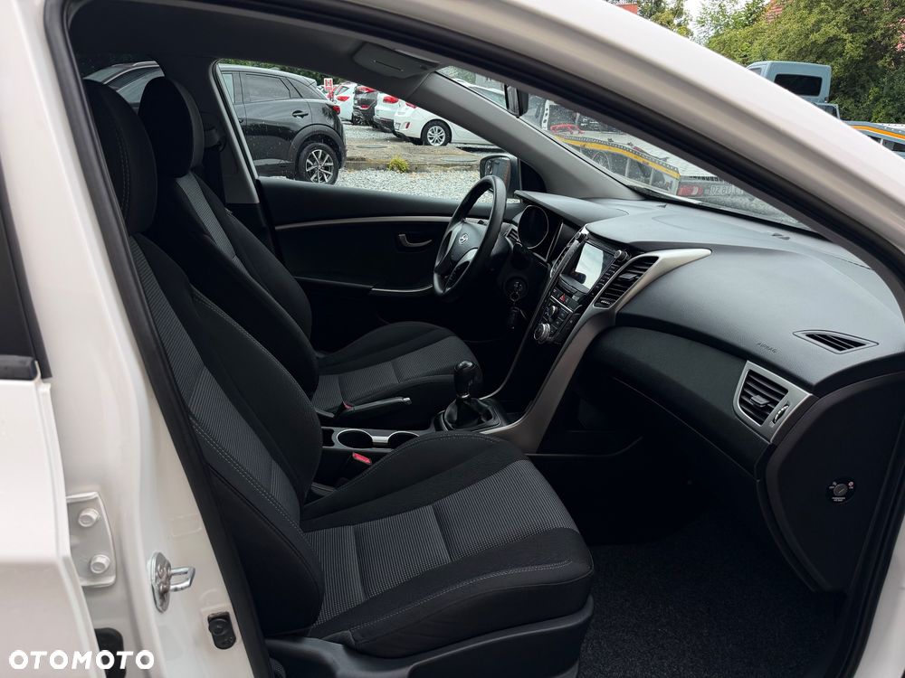 Hyundai i30 1.4 Fifa World Cup Edition - 9