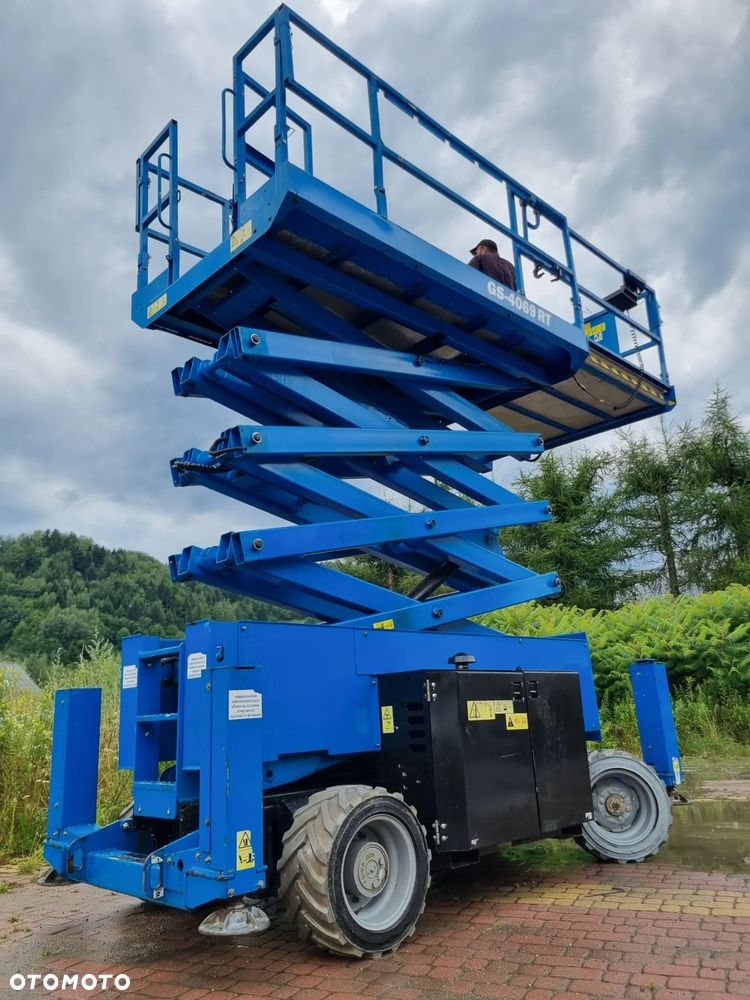 Genie Zwyżka GS-4069RT Podnośnik Nożycowy 14,5 metra jak Nowa 2017r z Norwegii 738mtg 4x4 silnik Kubota - 27