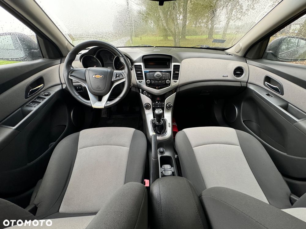 Chevrolet Cruze - 24