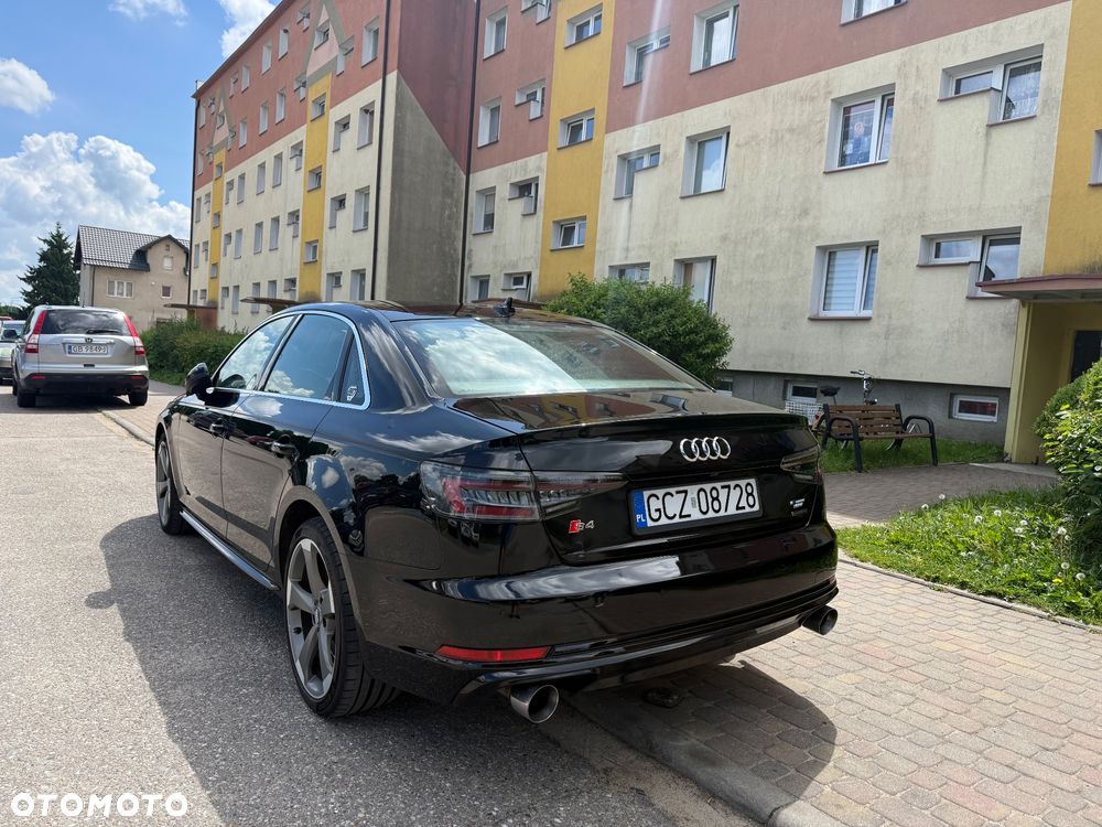 Audi A4 Limousine 2.0 TFSI Quattro Sport S tronic - 4