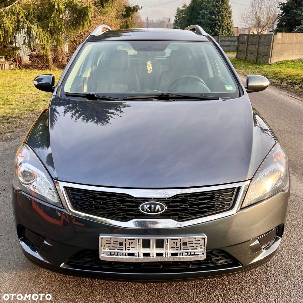 Kia Ceed - 4