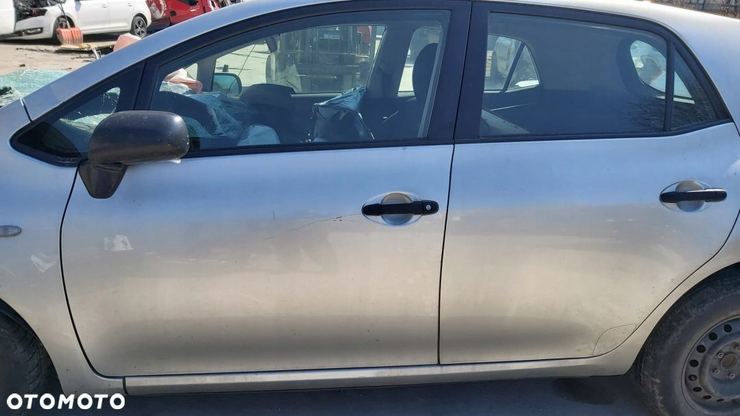 TOYOTA AURIS 1,4 D4D ROZRUSZNIK - 4