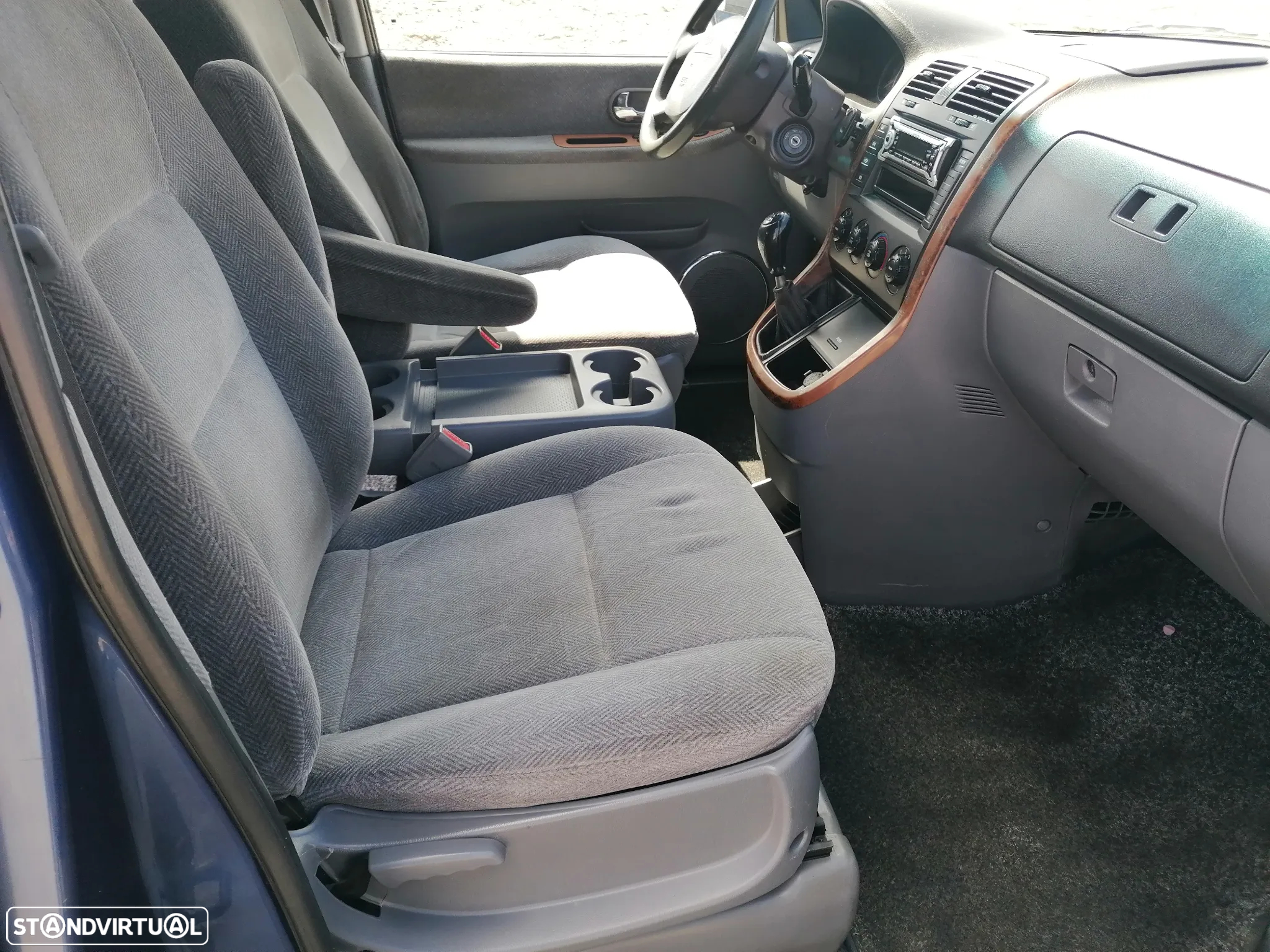 Kia Carnival - 5