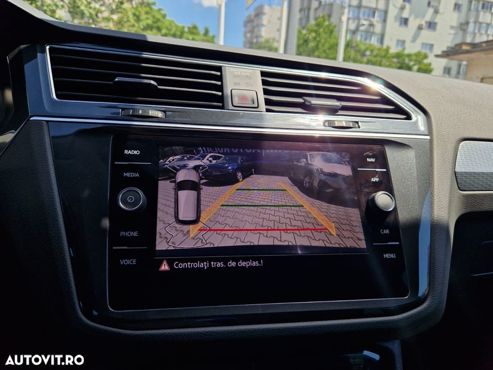 Volkswagen Tiguan - 16