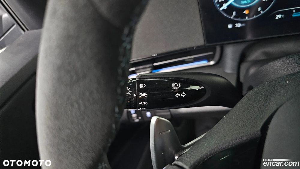 Hyundai Elantra - 31