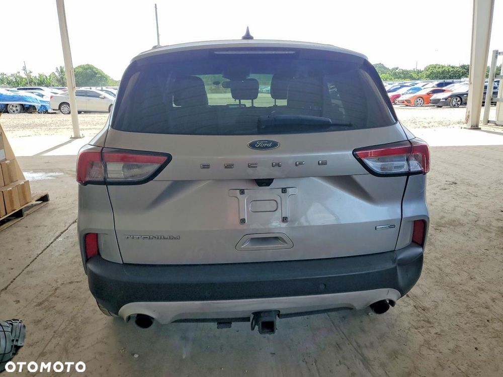 Ford Escape 2.0 EcoBoost AWD Titanium - 6