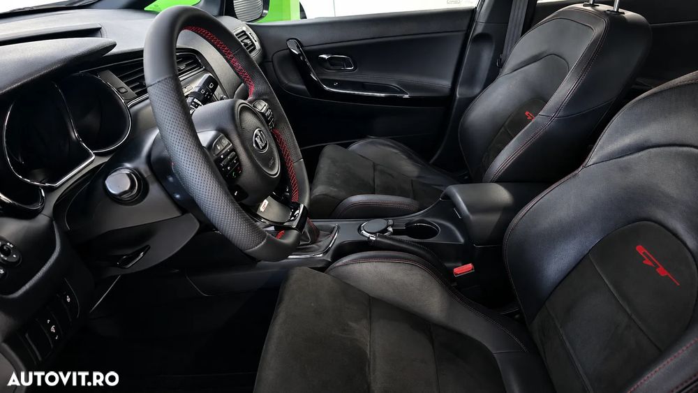 Kia Ceed - 8