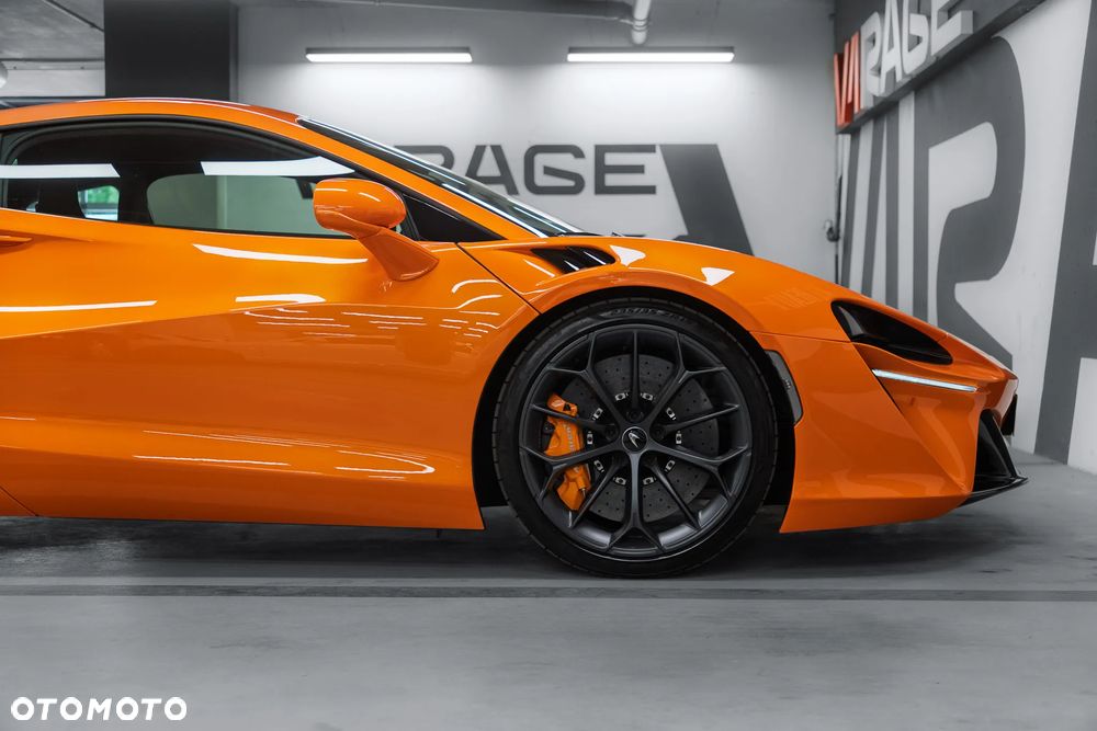 McLaren Artura - 21
