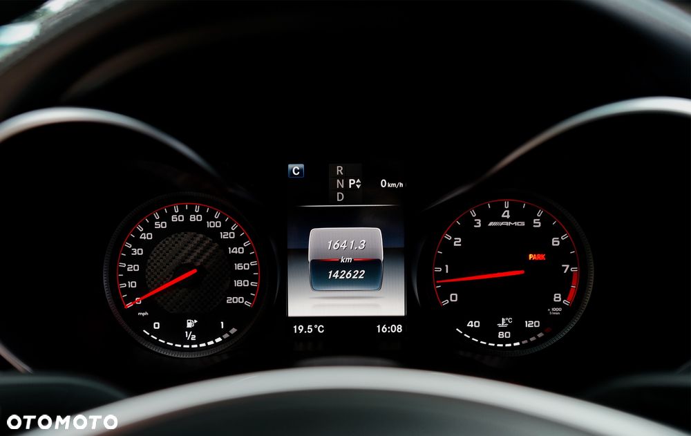 Mercedes-Benz Klasa C AMG 63 S AMG Speedshift 7G-MCT - 25