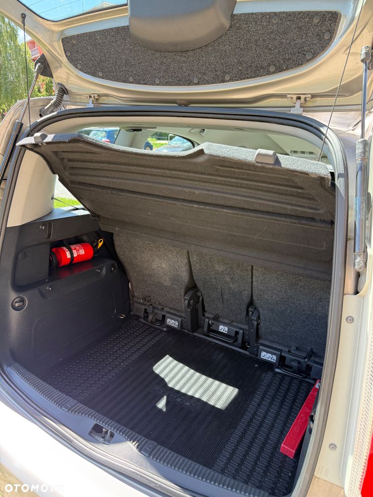 Skoda Roomster 1.4 16V Comfort - 6