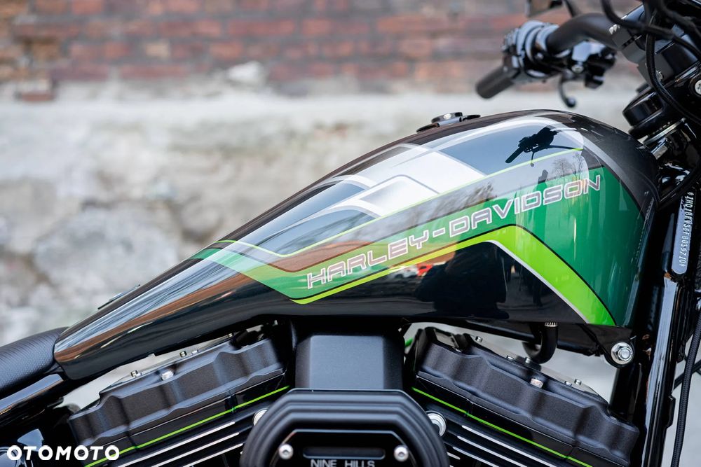 Harley-Davidson Softail Breakout - 15