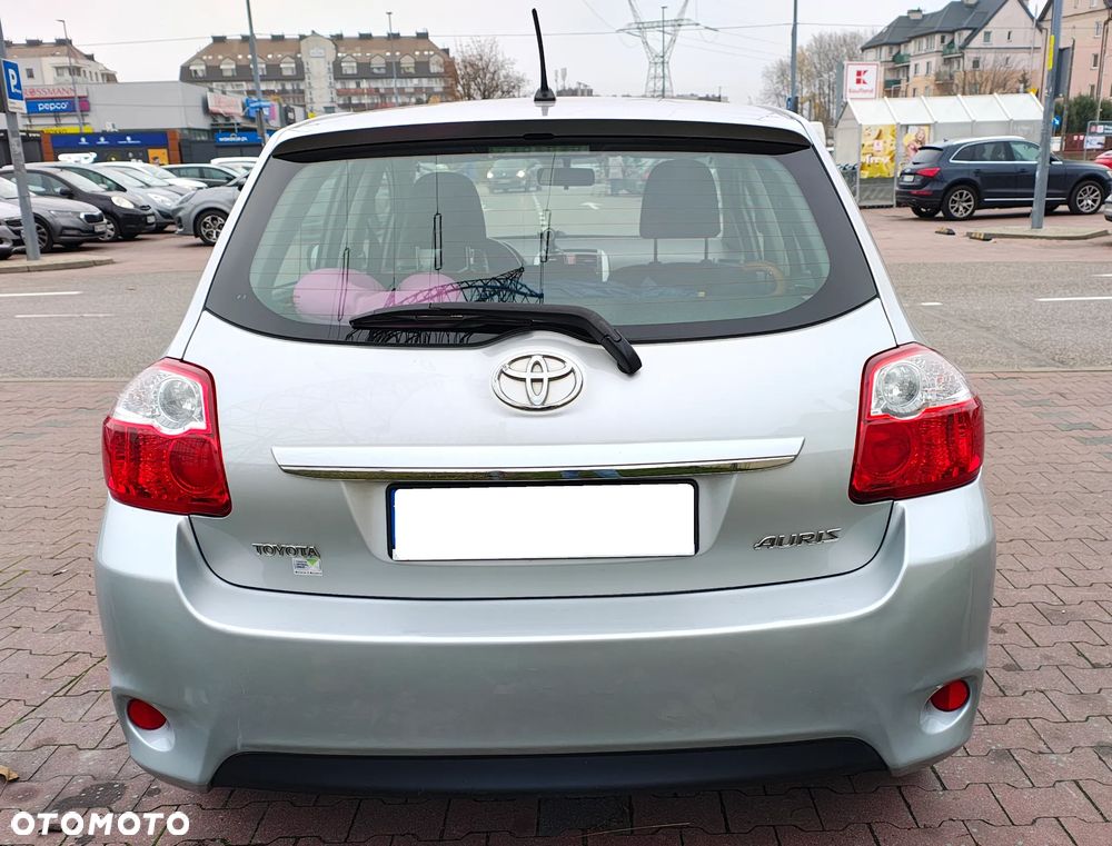 Toyota Auris 1.6 Terra - 5