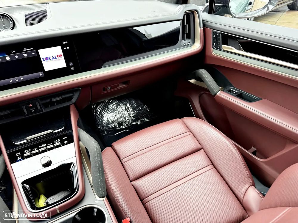 Porsche Cayenne Turbo E-Hybrid - 19