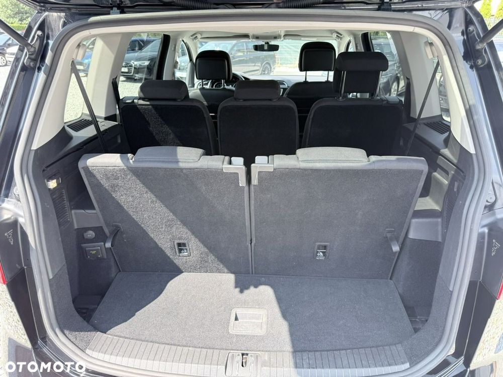 Volkswagen Touran 1.6 TDI BMT Comfortline - 32