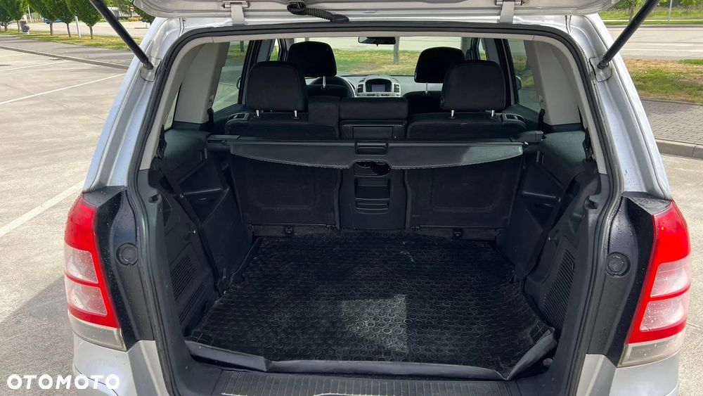 Opel Zafira 1.8 Cosmo - 11