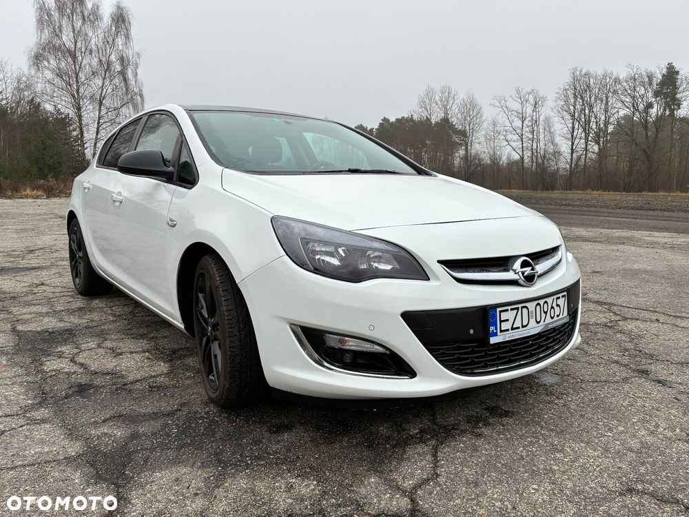 Opel Astra 2.0 CDTI DPF Color Edition - 1