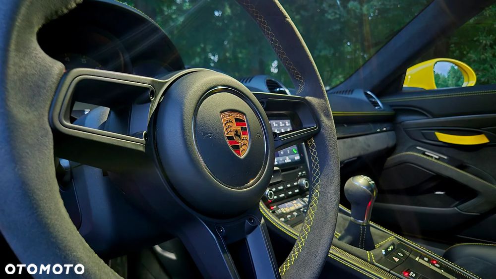 Porsche 718 Cayman - 11