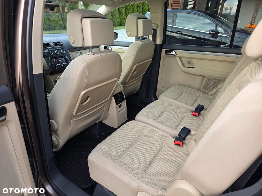 Volkswagen Touran 1.6 TDI DPF Highline DSG - 24