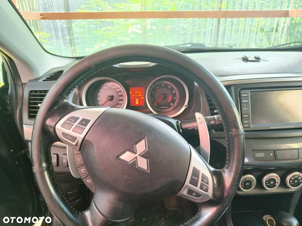 Mitsubishi Lancer - 8