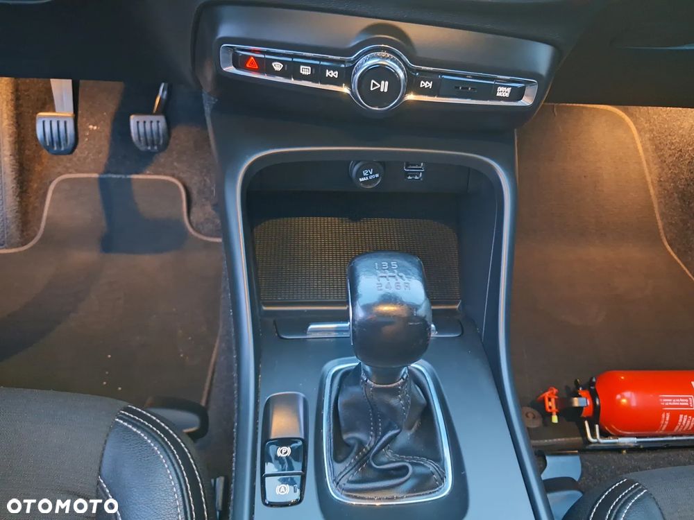 Volvo XC 40 - 36