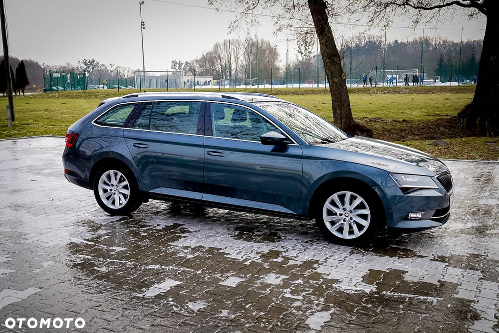 Skoda Superb 2.0 TDI SCR Style DSG - 3