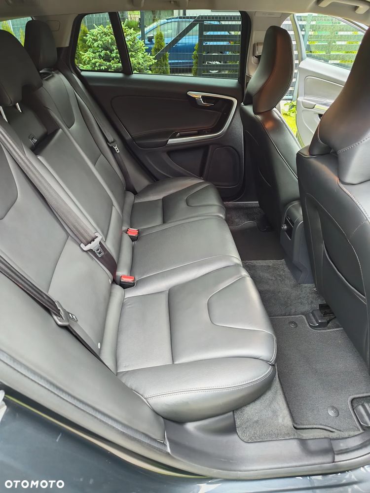 Volvo V60 Cross Country D4 Geartronic Summum - 35