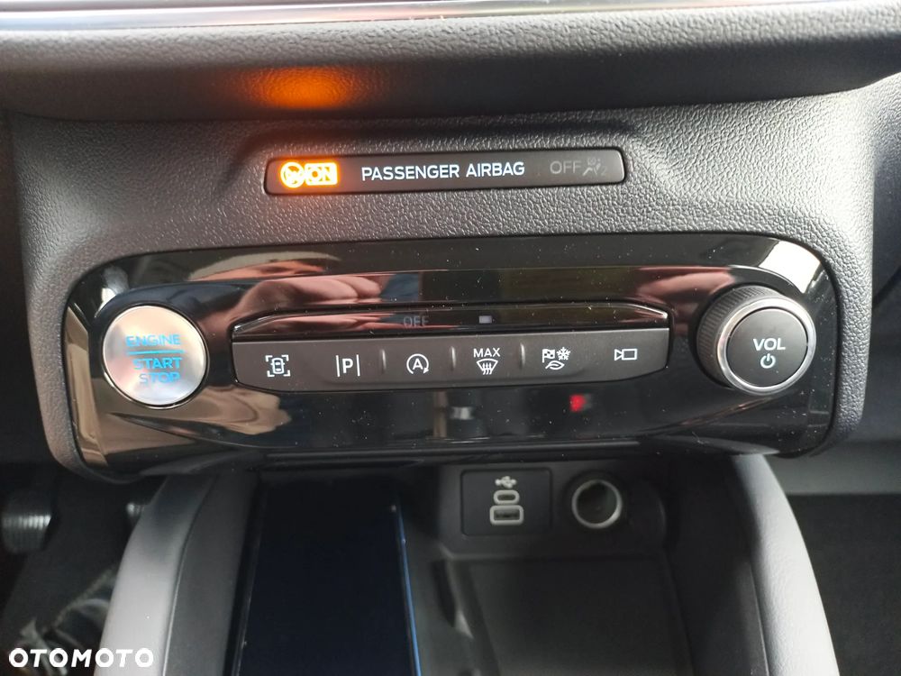 Ford Kuga 2.5 FHEV FWD Titanium eCVT - 23