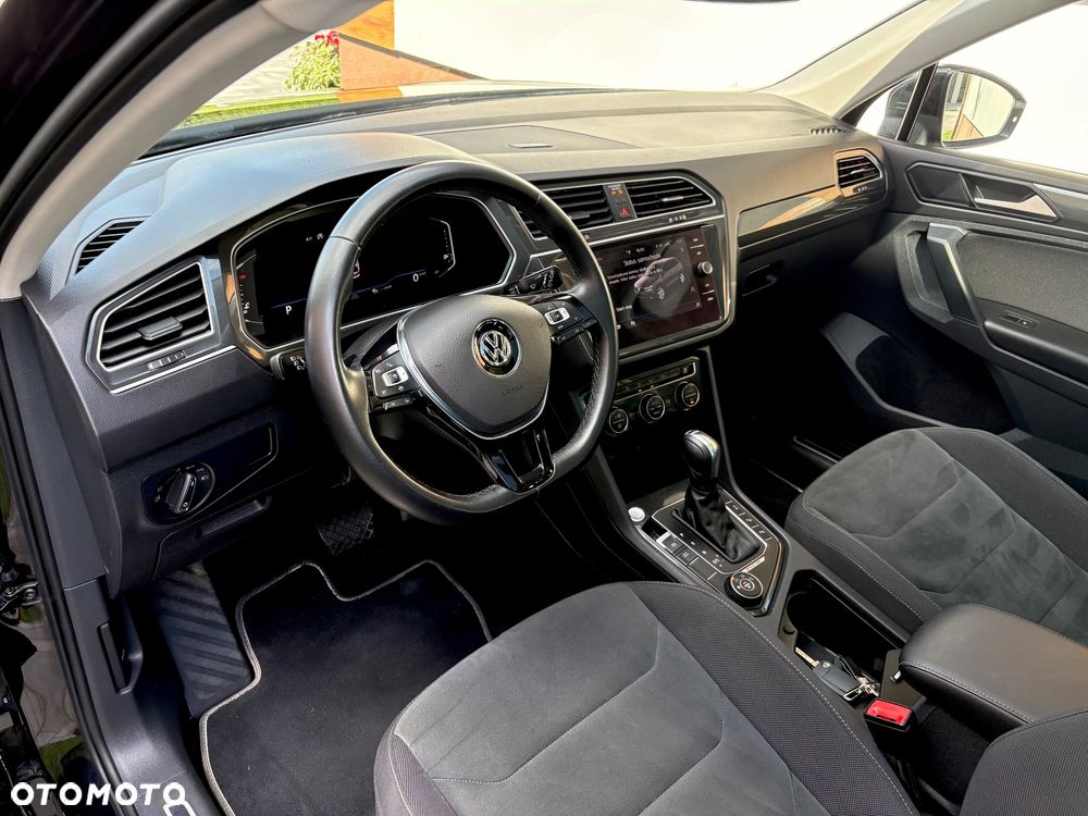 Volkswagen Tiguan 2.0 TDI SCR 4MotION DSG R-Line - 25