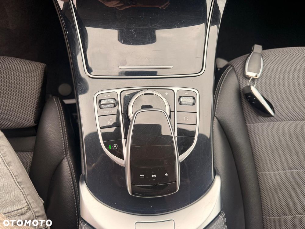 Mercedes-Benz Klasa C 200 9G-TRONIC Exclusive - 33