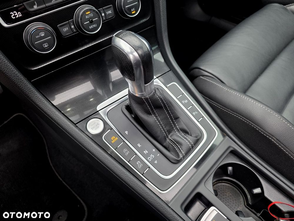 Volkswagen Golf - 19