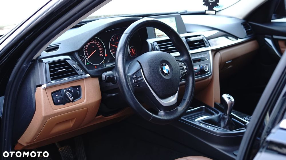 BMW Seria 3 318d Luxury Line - 19