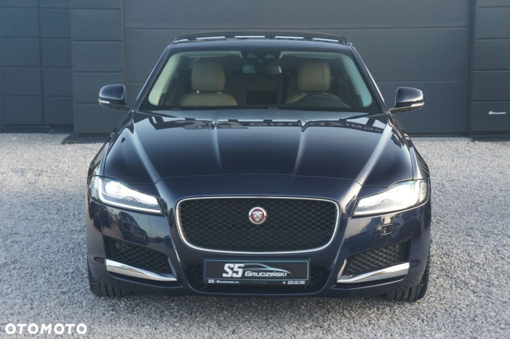 Jaguar XF - 3