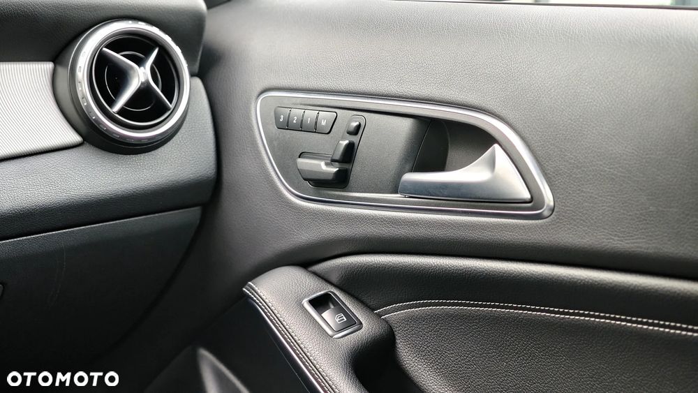 Mercedes-Benz GLA - 19