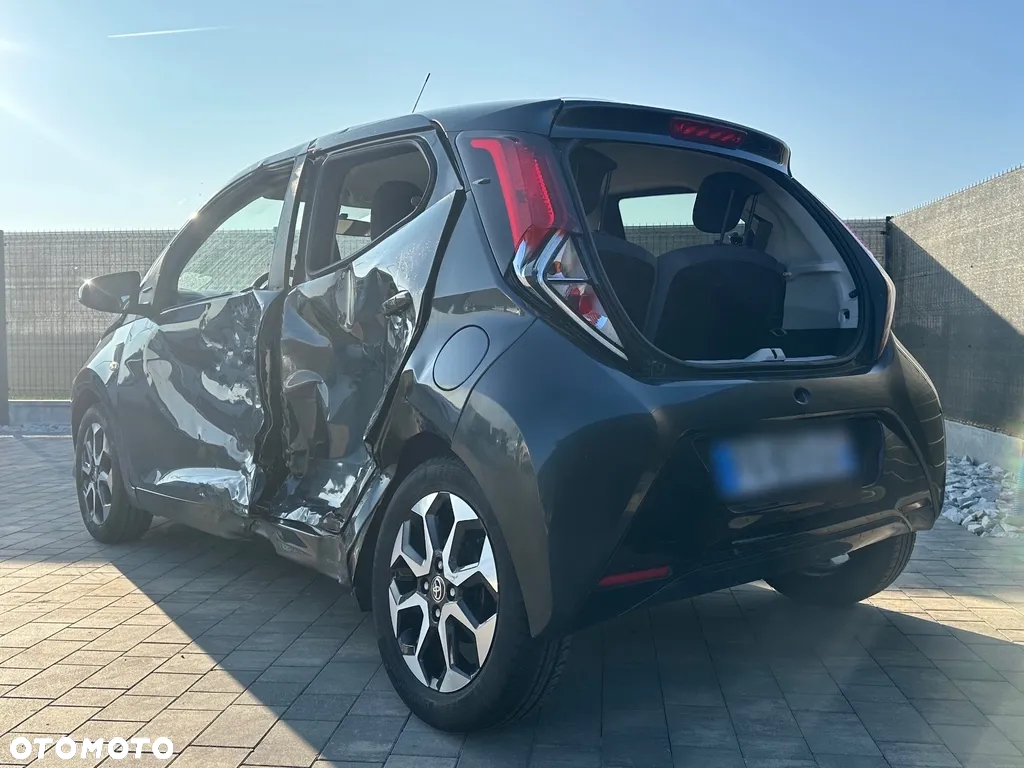 Toyota Aygo x-play connect - 6