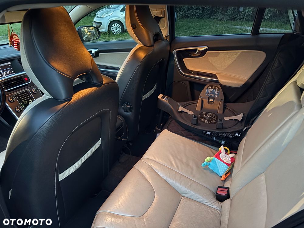 Volvo V60 D3 Momentum - 11