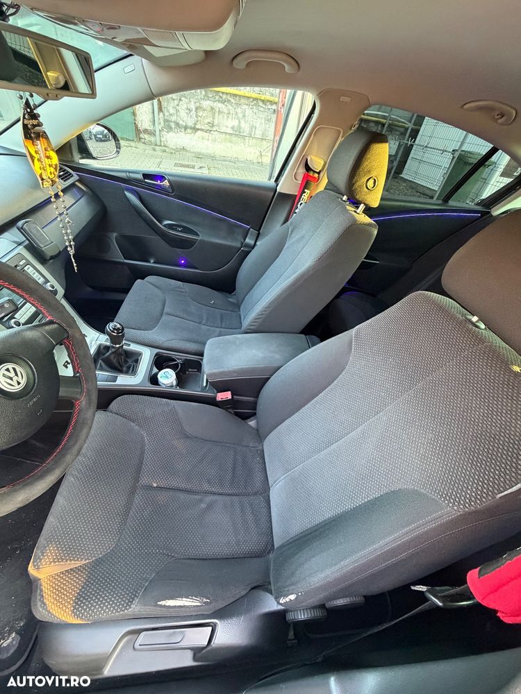 Volkswagen Passat 1.9 TDI Highline - 13