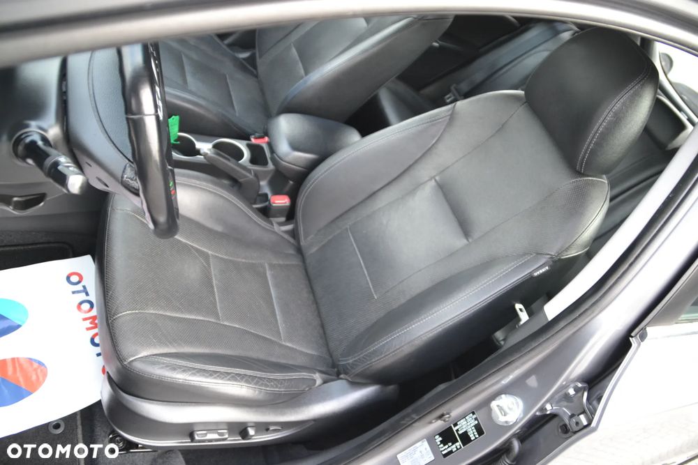 Hyundai i30 i30cw 1.6 Fifa World Cup Edition - 22