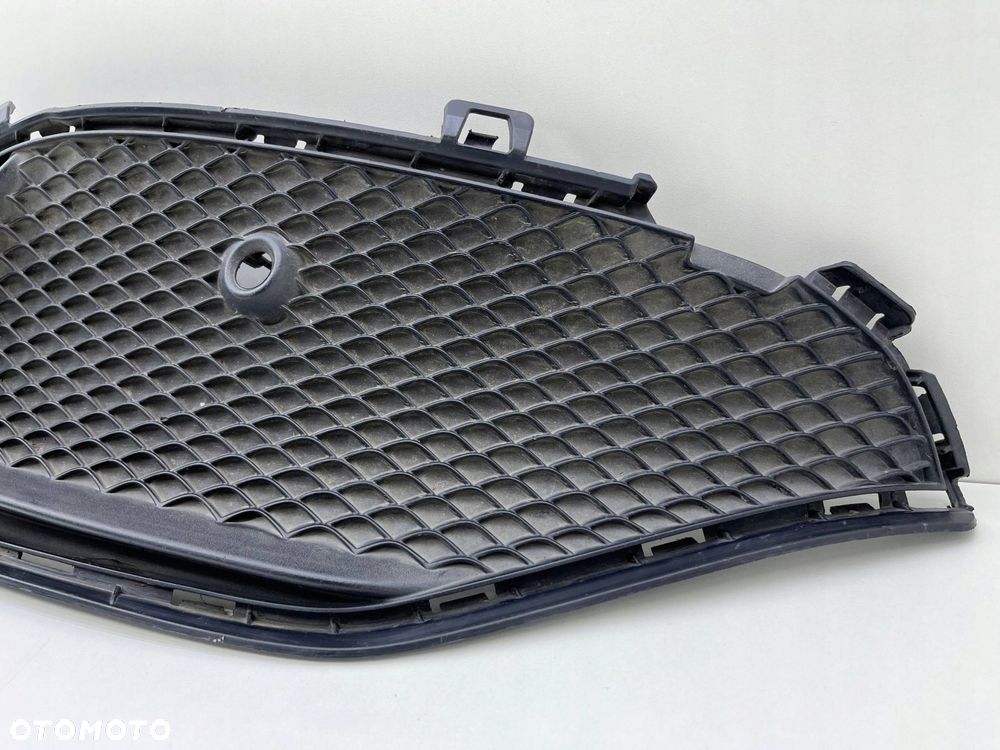 MERCEDES W176 AMG KRATKA ZDERZAKA PRAWA PRZÓD A1768852800 - 4