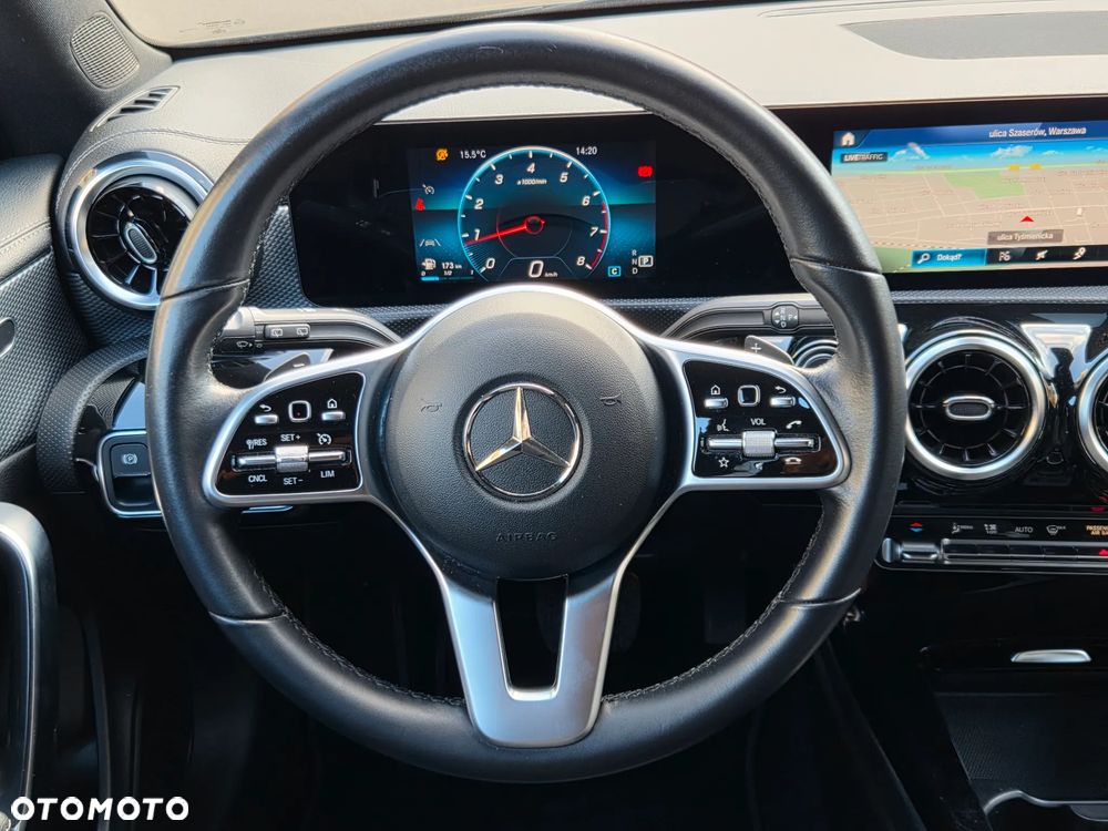 Mercedes-Benz CLA 180 Progressive 7G-DCT - 24