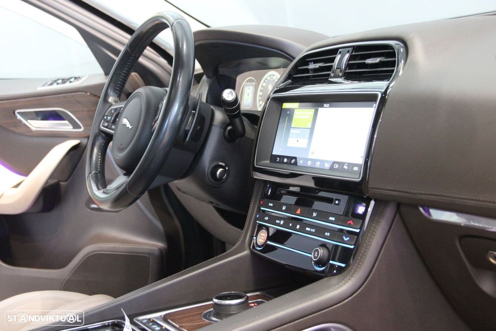 Jaguar F-Pace 2.0 i4D R-Sport Aut. - 16