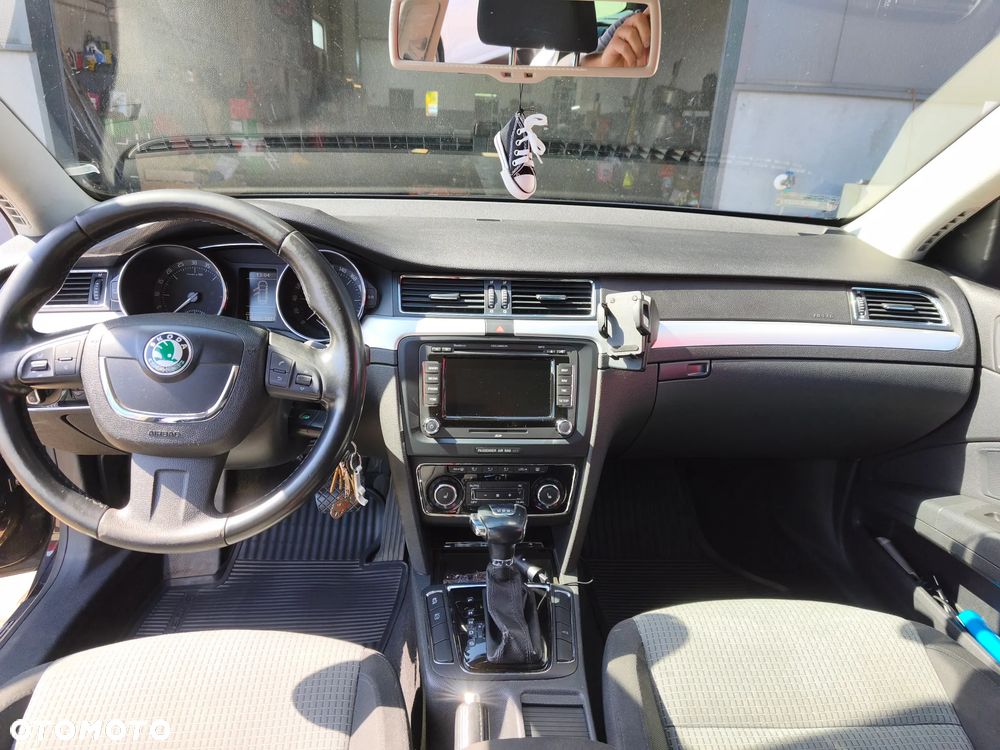 Skoda Superb 2.0 TDI Ambition DSG - 9