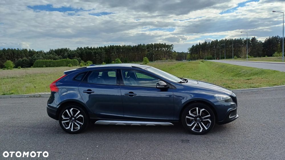 Volvo V40 Cross Country D2 Momentum - 16