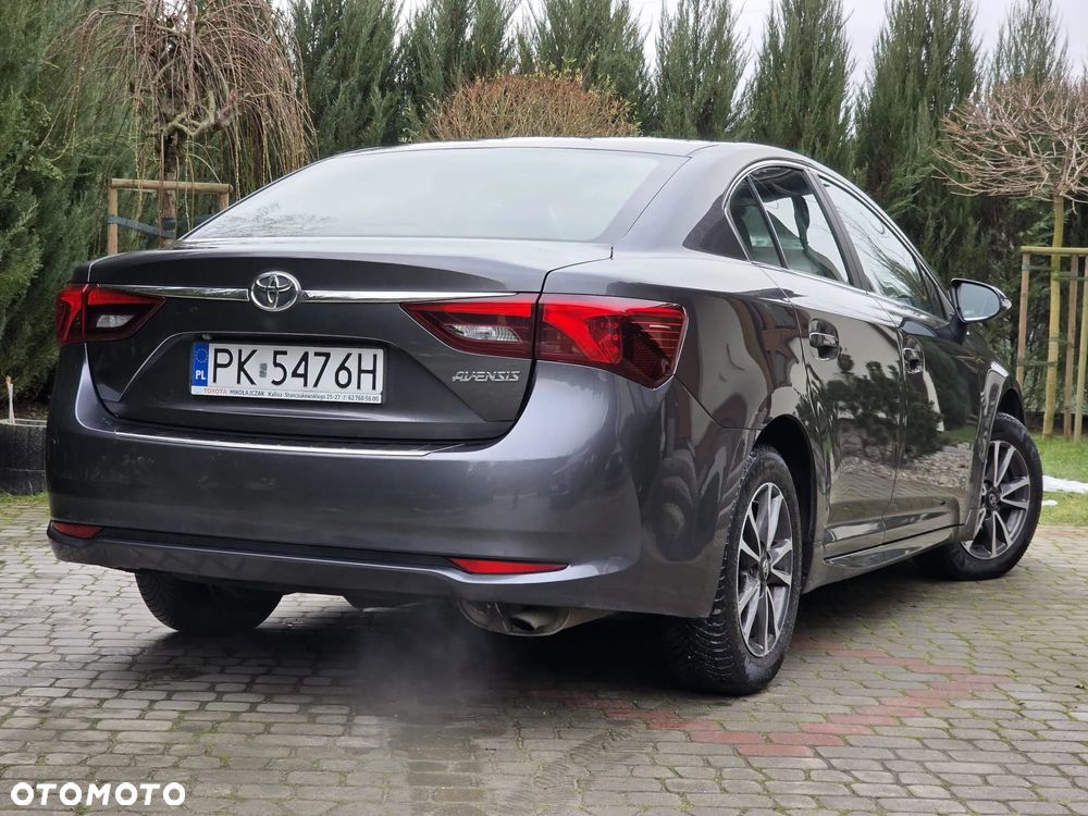 Toyota Avensis 1.8 Premium MS - 9