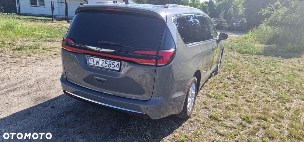 Chrysler Pacifica - 11