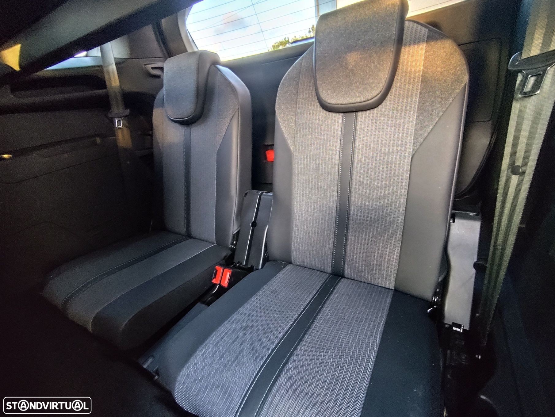 Peugeot 5008 1.2 PureTech Allure Pack EAT8 - 30