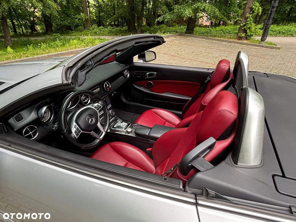 Mercedes-Benz SLK 300 9G-TRONIC - 8