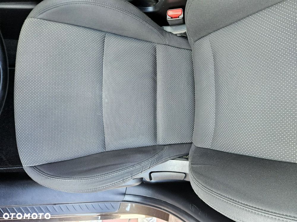 Kia Carens 1.6 GDI Dream-Team Edition - 22