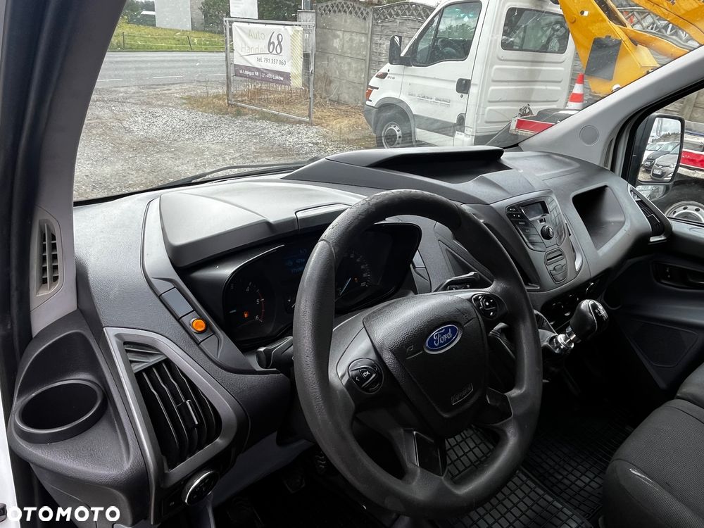 Ford Transit Custom - 13