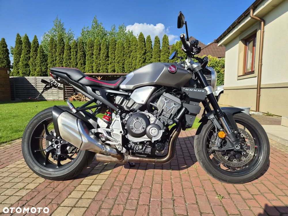 Honda CB - 1